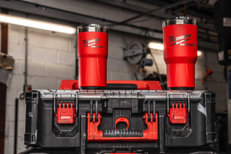 PACKOUT™ Isolierbecher rot 591 ml (Milwaukee 4932479074)