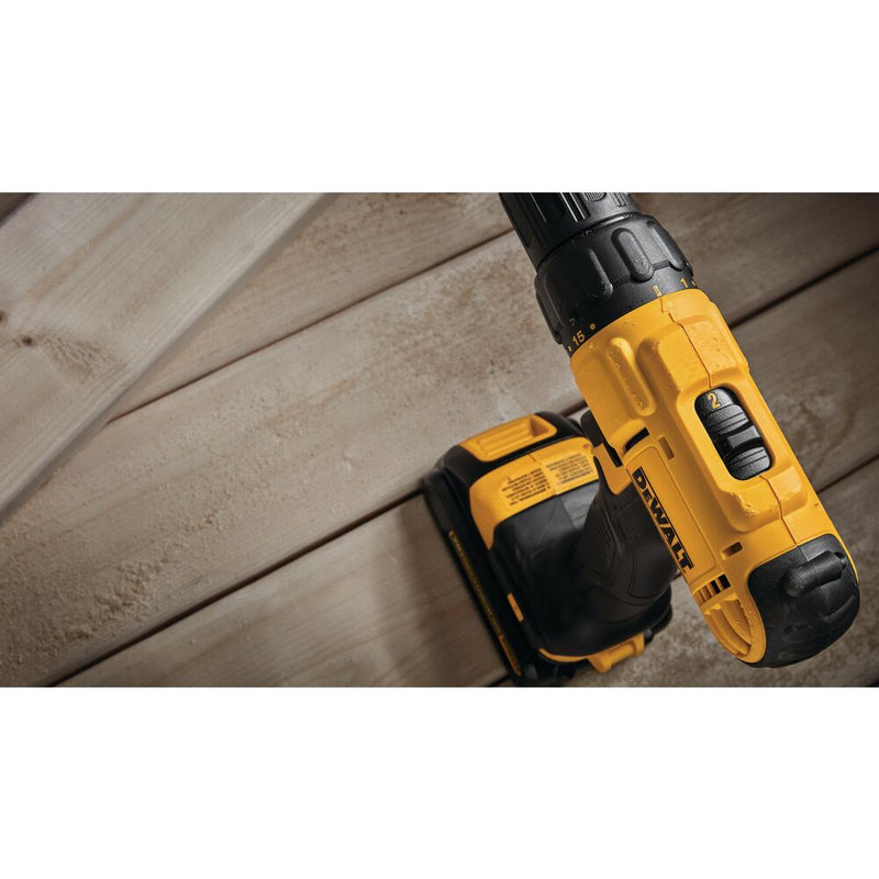 Perceuse-visseuse sans fil 18V/2x1,3Ah 300W/42Nm+sac (DeWALT DCD771C2-QW)