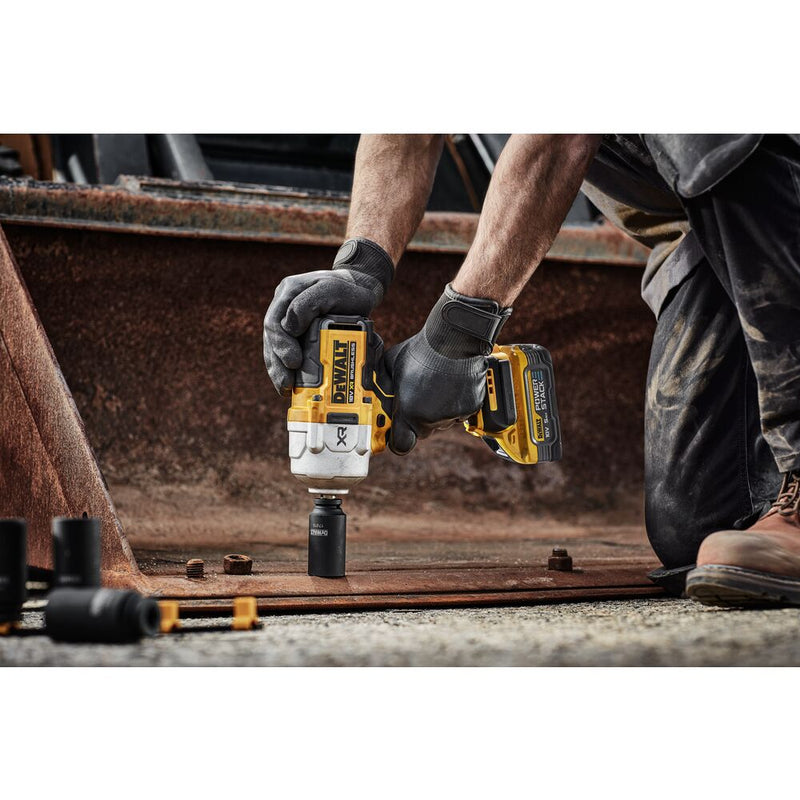 18V/5Ah cordless impact wrench 1/2" external square (Basic) (DeWALT DCF961H2T-QW)