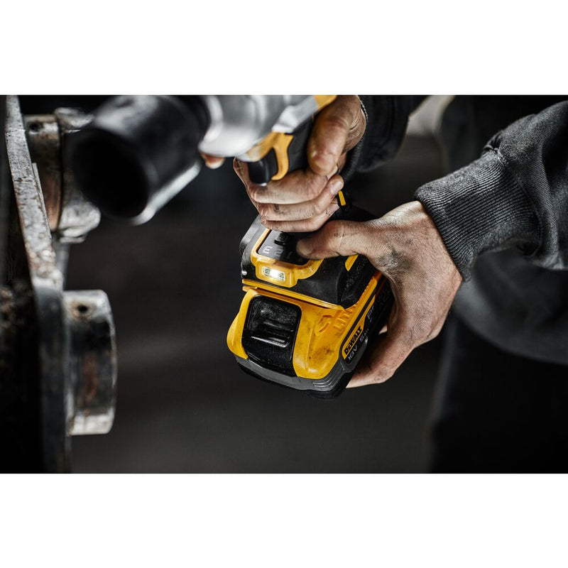18V/2x5Ah Akku-Schlagschrauber 1/2" Außenvierkant (Basic) (DeWALT DCF961H2T-QW)