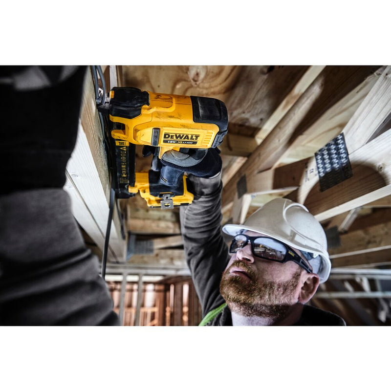 18V/2x2Ah cordless nailer &amp; stapler 60mm (DeWALT DCN701D2-QW)