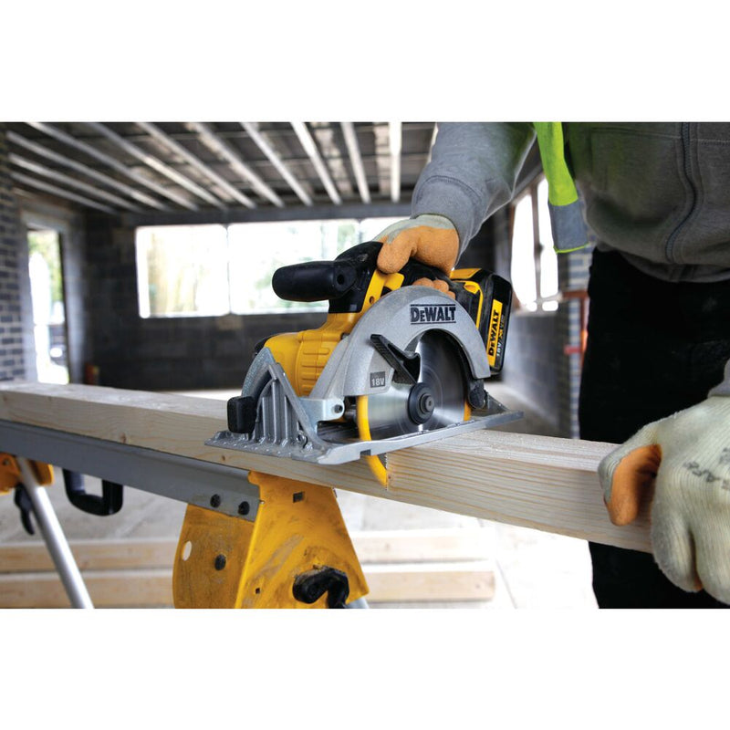 Scie circulaire sans fil 18V/760W - pour batterie Plus (DeWALT DCS391NT-XJ)