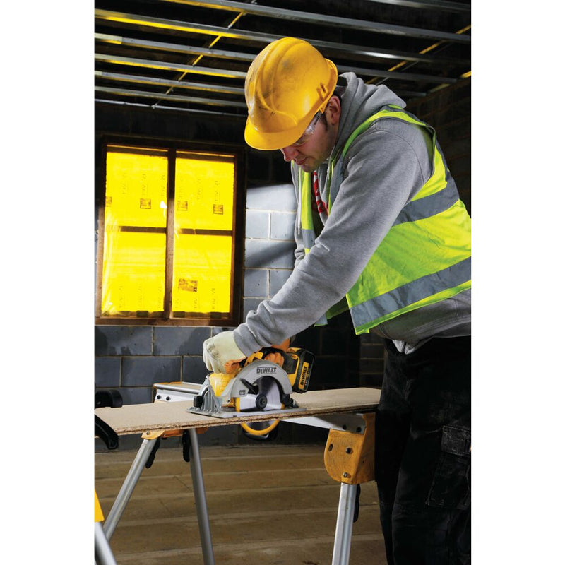 Scie circulaire sans fil 18V/760W - pour batterie Plus (DeWALT DCS391NT-XJ)
