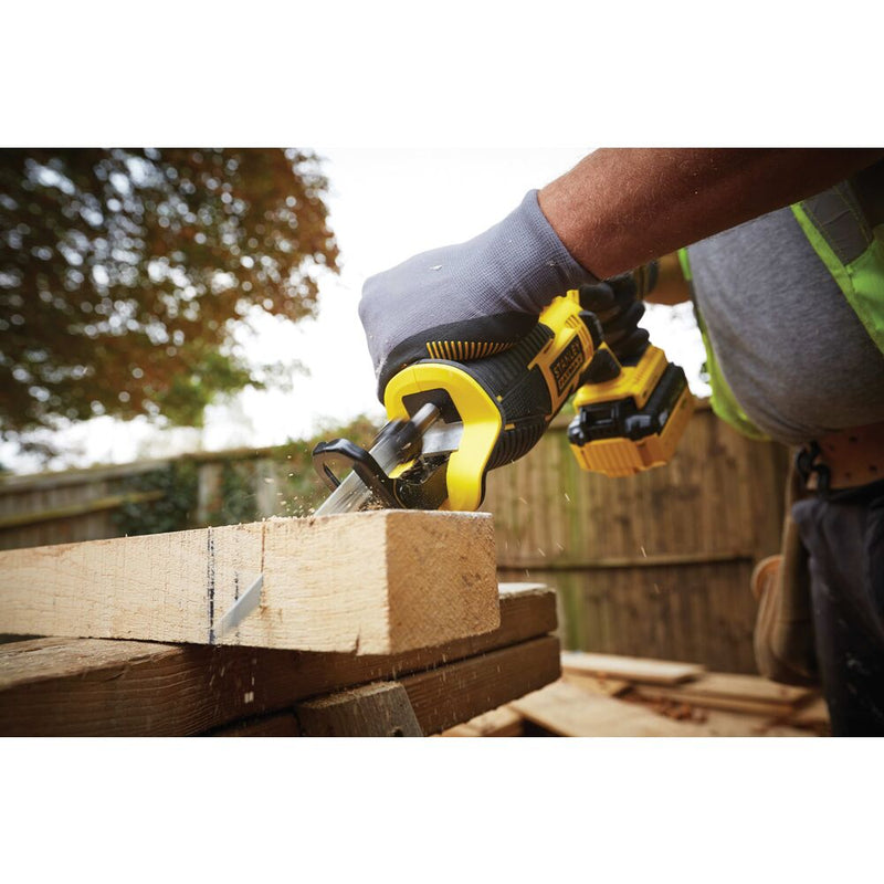 18V FATMAX cordless reciprocating saw with saw blade (STANLEY FMC675B-XJ)
