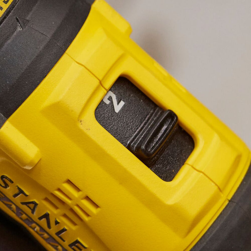 Perceuse-visseuse sans fil FATMAX V20 18V/2x2Ah, en étui (STANLEY SFMCD710D2K-QW)